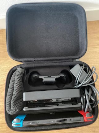 Nintendo Switch OLED azul i roja + Accesorios