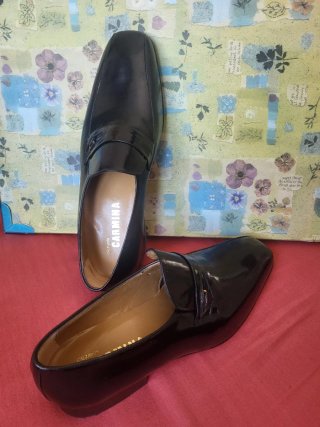 Zapatos NUEVOS de piel  CARNINA Negro Talla 44