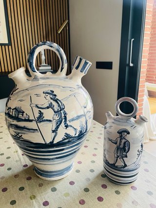 Pareja botijos antiguos pintados a mano