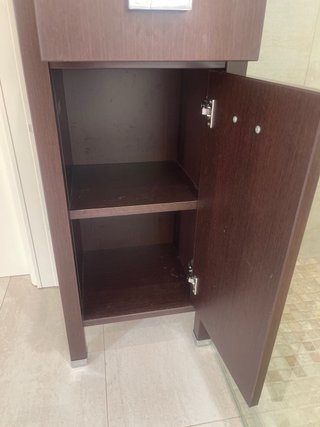 Estantería de baño alta madera oscura