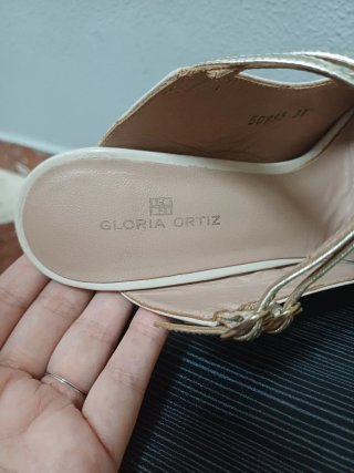 Zapatos de piel Gloria Ortiz. Talla 39