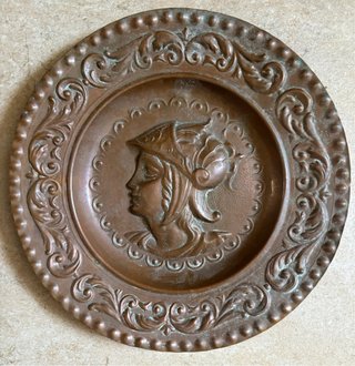 Piatti decorativi in rame antichi