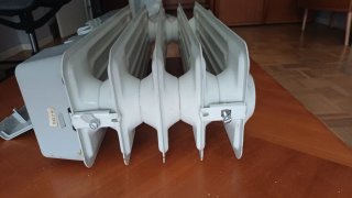 Radiador eléctrico beige y blanco