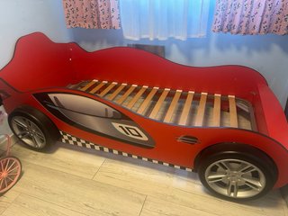 Cama infantil coche rojo