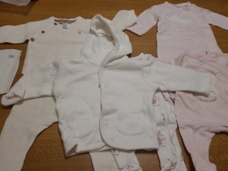 Lote Ropa Bebé niña Invierno y verano 1-9 Meses.