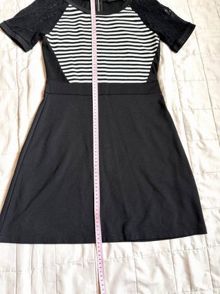 Abito mini nero, maniche in pizzo di Motivi | Tg.S