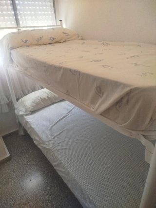 Litera metálica blanca con colchones incluidos