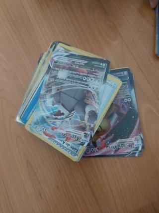 Cartas Pokémon falsos