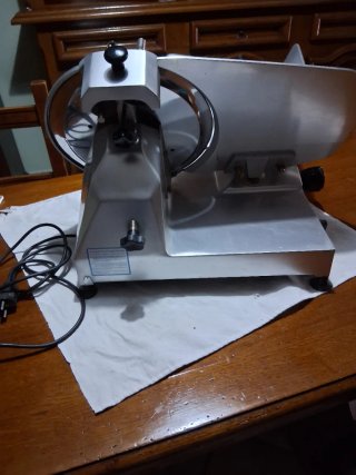 Affettatrice professionale lama 300mm