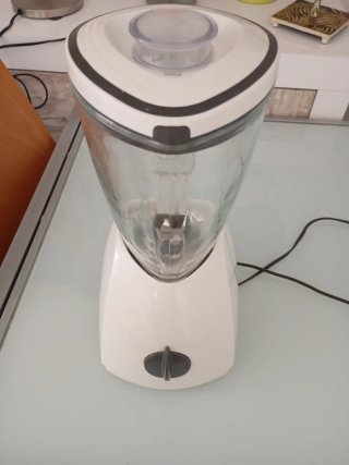 Batidora de vaso blanca