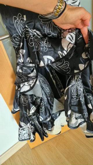 Traje de flamenca negro y plata sin mangas