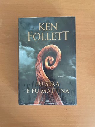 4 libri nuovi di vari scrittori, mai aperti.