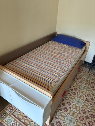 Cama infantil con cajones