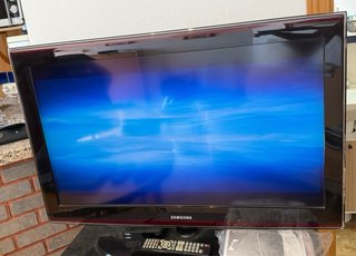 Samsung LCD(37”)