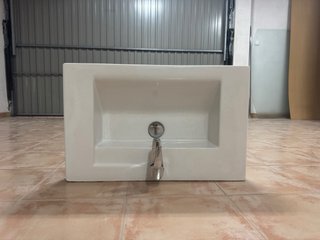Mueble de baño madera con lavabo