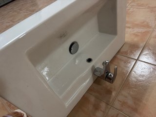 Mueble de baño madera con lavabo