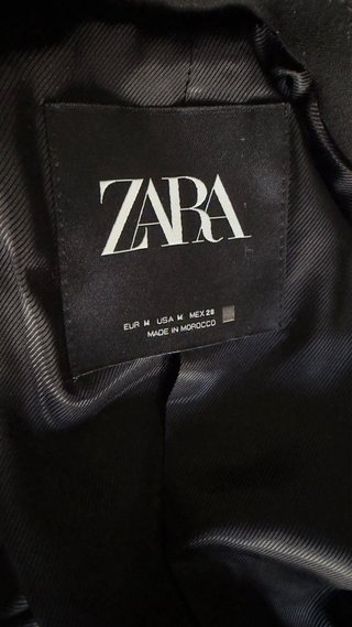 Blazer Zara negro con cinturón