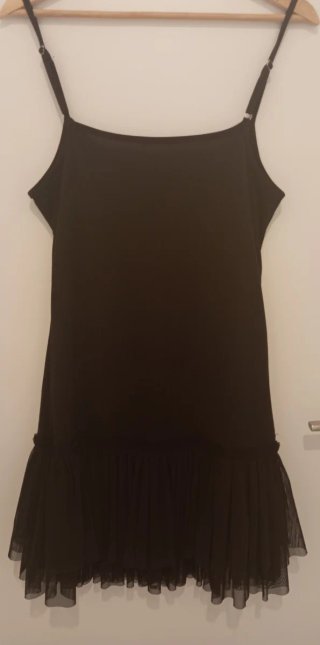 Vestido negro tirantes con tul, nuevo sin etiqueta