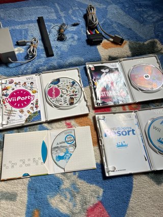 Nintendo Wii Completa + Accesorios y Juegos