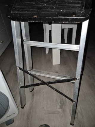 Escalera plegable 2 peldaños