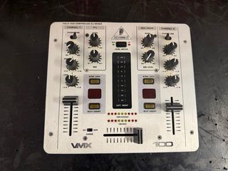 Platos Vinilo + Mesa Mezclas Vestax + Kaoss Pad 2