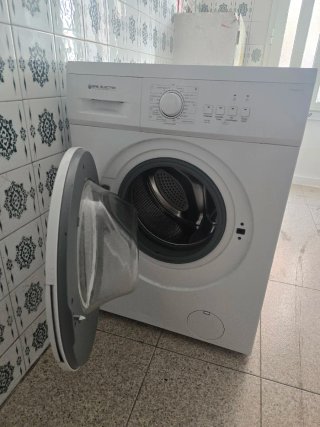 Lavadora Eléctrica Blanca