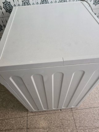 Lavadora Eléctrica Blanca