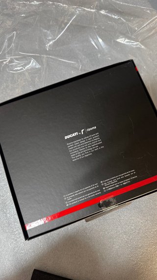 Tapa Depósito negra Rizoma Ducati streetfighter v2