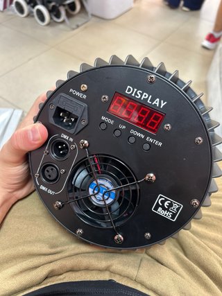 Faro LED RGBW 200W 18 CH DMX