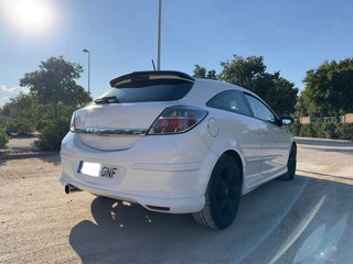 Opel Astra GTC 1.6 OPC Line | Pegatina ambiental C