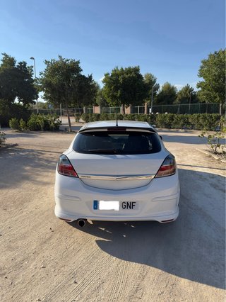 Opel Astra GTC 1.6 OPC Line | Pegatina ambiental C