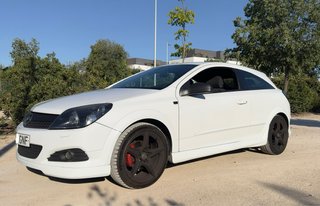 Opel Astra GTC 1.6 OPC Line | Pegatina ambiental C