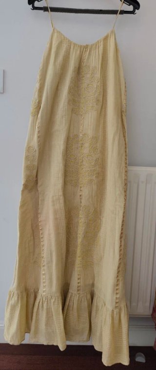 Vestido amarillo Zara