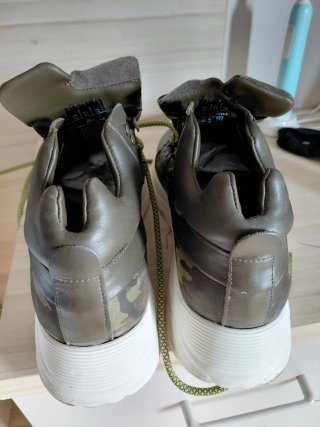 Zapatillas Italianas Piel Talla real 45,5. Nuevos.