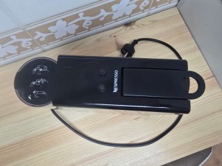 Cafetera Nespresso Essenza Mini Negra