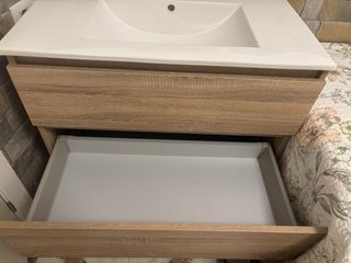 Mueble de baño madera con lavabo cerámico