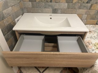 Mueble de baño madera con lavabo cerámico