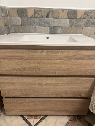 Mueble de baño madera con lavabo cerámico