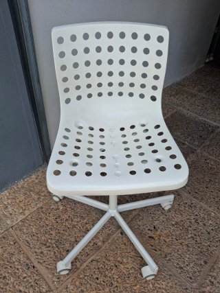 Silla giratoria blanca