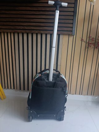 Mochila con ruedas y estampado de perezosos