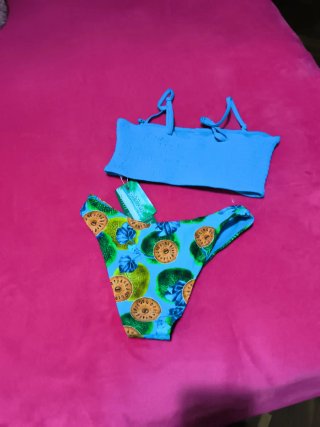 Bañador azul tropical nuevo