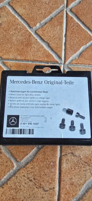 Pernos de segurança Mercedes-Benz A 001 990 1607