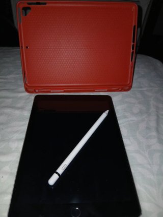 iPad 6ª Gen Rojo