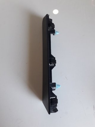 EMBELLECEDOR VENTANILLA IZQ - NISSAN NV200.