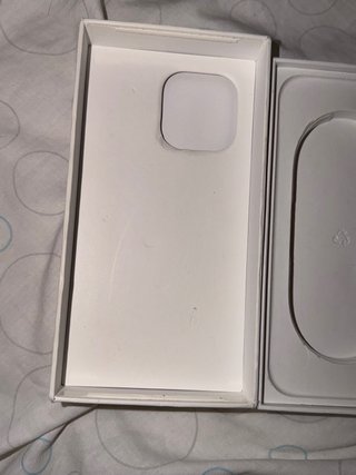 Caja iPhone 16 Pro Max
