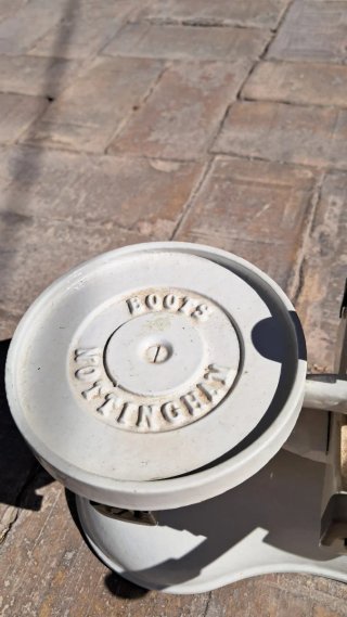Báscula vintage hierro fundido Boots Nottingham