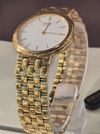 Reloj Seiko Quartz Dorado Elegante
