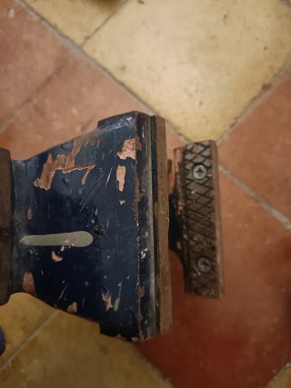 Tornillo de banco azul