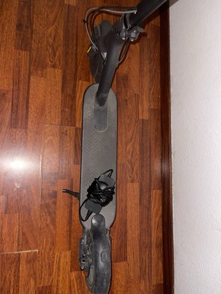 Patinete Eléctrico Xiaomi(Cargador incluido)