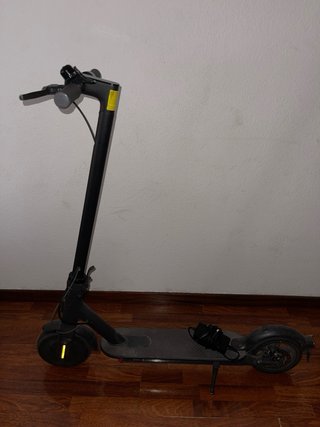 Patinete Eléctrico Xiaomi(Cargador incluido)